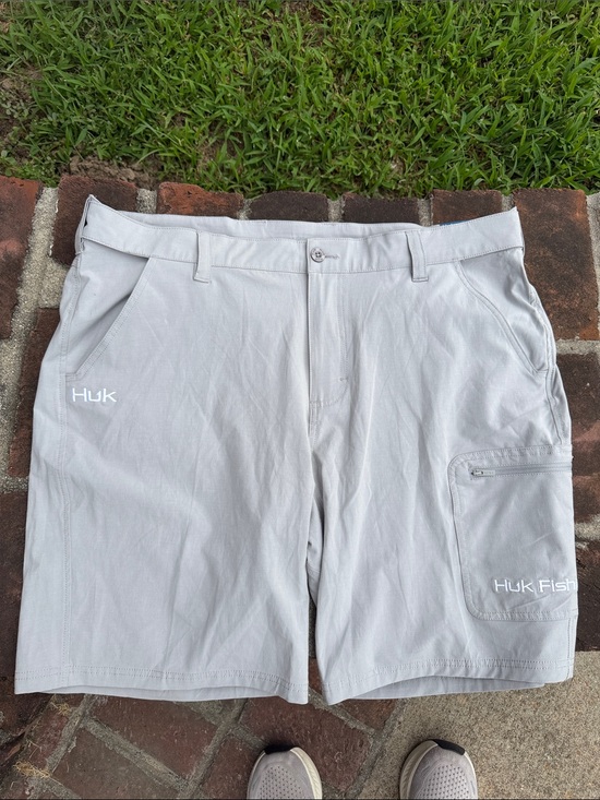 Huk Other - Huk Light khaki Men's Fishing Shorts size XXL new with tags